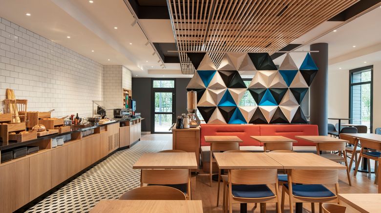 <b>Holiday Inn Express Marne la Vallee Restaurant</b>. Images powered by <a href="https://www.leonardoworldwide.com/" title="Leonardo Worldwide" target="_blank">Leonardo</a>.
