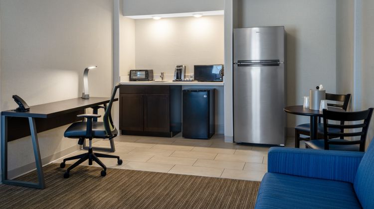 Holiday Inn Express Corydon Suite