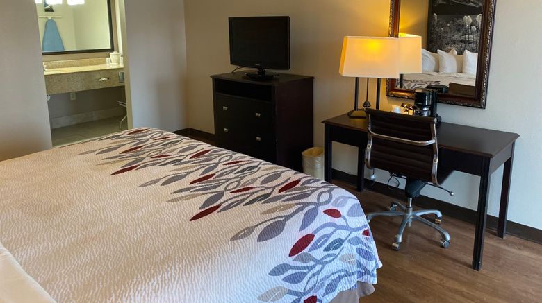 <b>Red Roof Inn Savannah North I-95 Room</b>. Images powered by <a href="https://www.leonardoworldwide.com/" title="Leonardo Worldwide" target="_blank">Leonardo</a>.