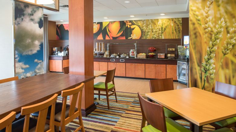 <b>Fairfield Inn & Suites Portland North Restaurant</b>. Images powered by <a href="https://www.leonardoworldwide.com/" title="Leonardo Worldwide" target="_blank">Leonardo</a>.