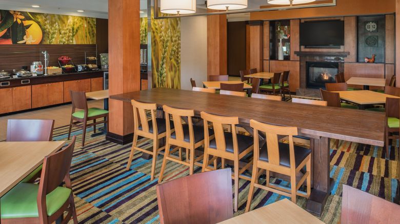<b>Fairfield Inn & Suites Portland North Restaurant</b>. Images powered by <a href="https://www.leonardoworldwide.com/" title="Leonardo Worldwide" target="_blank">Leonardo</a>.