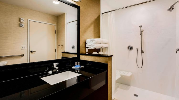 Fairfield Inn & Suites Pecos Room