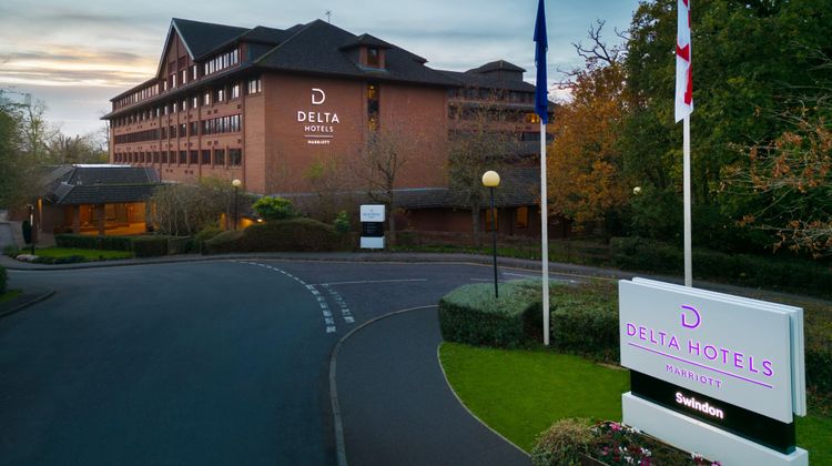 Delta Hotels Swindon Exterior