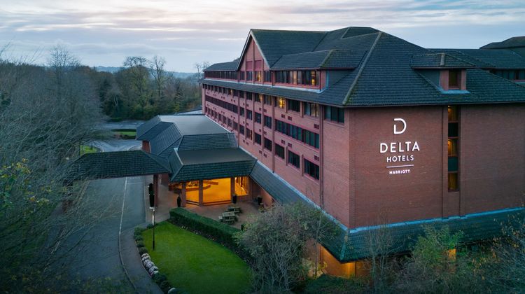 Delta Hotels Swindon Exterior