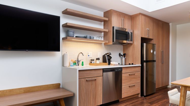 Element Chattanooga East Suite