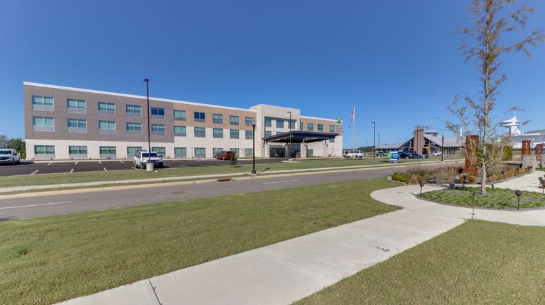 <b>Holiday Inn Express & Suites Union City Exterior</b>. Images powered by <a href="https://www.leonardoworldwide.com/" title="Leonardo Worldwide" target="_blank">Leonardo</a>.