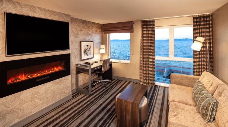 Silver Cloud Inn Suite