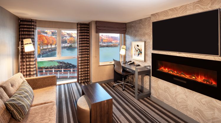 Silver Cloud Inn Suite
