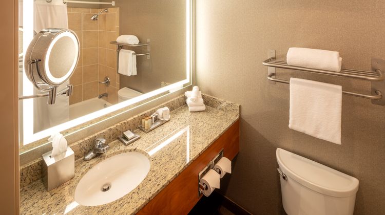 Silver Cloud Inn Room