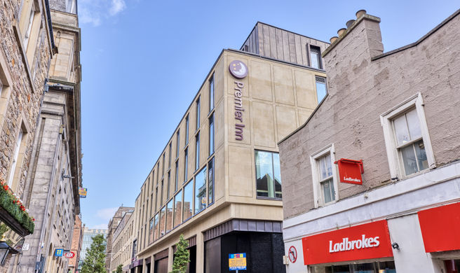 Premier Inn City Center–Waverley Exterior