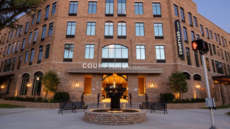 Courtyard Thomasville Downtown Exterior. Images powered by <a href="https://www.leonardoworldwide.com" target="_blank" rel="noopener">Leonardo</a>.