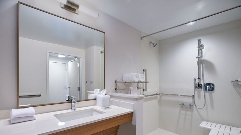 <b>Fairfield Inn & Suites Hagerstown Room</b>. Images powered by <a href="https://www.leonardoworldwide.com/" title="Leonardo Worldwide" target="_blank">Leonardo</a>.