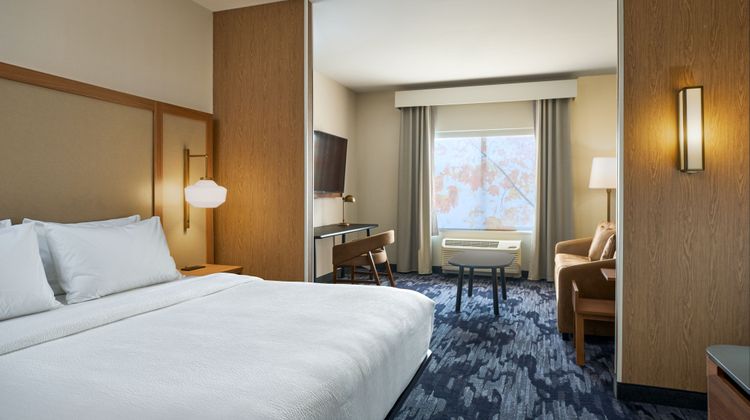 Fairfield Inn & Suites Hagerstown Suite