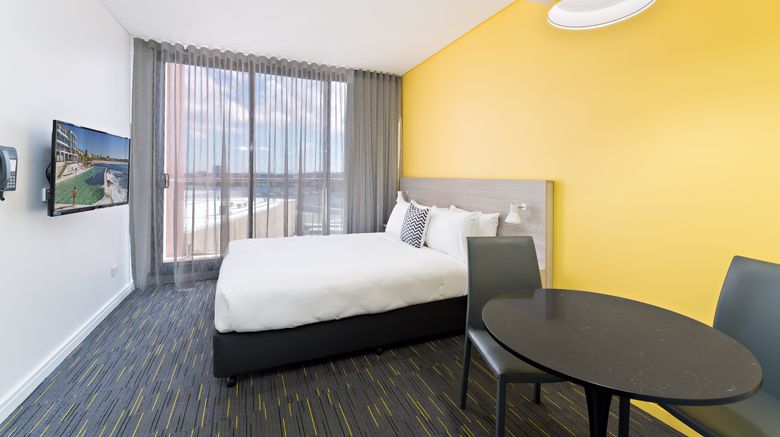 <b>ValueSuites Green Square Room</b>. Images powered by <a href="https://www.leonardoworldwide.com/" title="Leonardo Worldwide" target="_blank">Leonardo</a>.