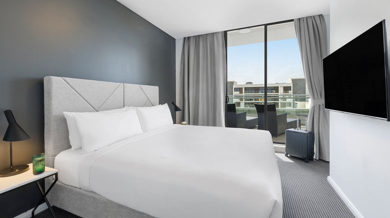 <b>Meriton Suites Zetland Suite</b>. Images powered by <a href="https://www.leonardoworldwide.com/" title="Leonardo Worldwide" target="_blank">Leonardo</a>.