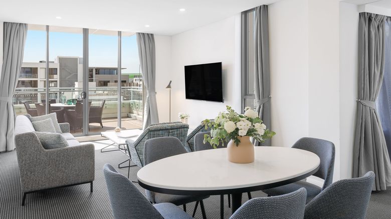 <b>Meriton Suites Zetland Suite</b>. Images powered by <a href="https://www.leonardoworldwide.com/" title="Leonardo Worldwide" target="_blank">Leonardo</a>.