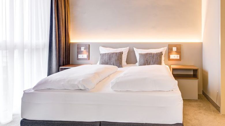 <b>Hey Lou Hotel Room</b>. Images powered by <a href="https://www.leonardoworldwide.com/" title="Leonardo Worldwide" target="_blank">Leonardo</a>.