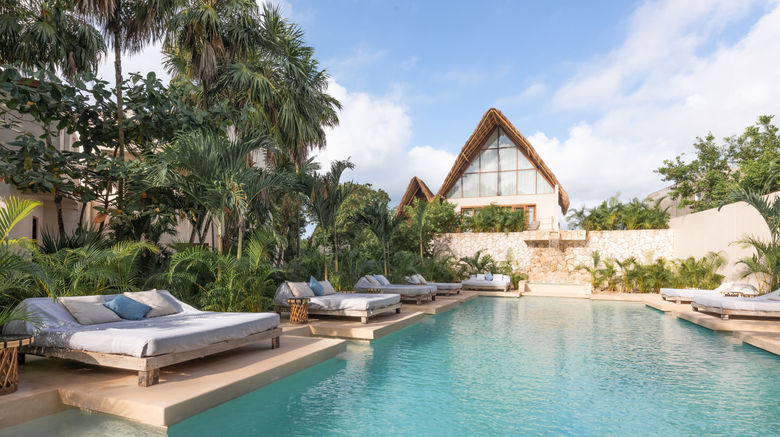 <b>La Valise Pool</b>. Images powered by <a href="https://www.leonardoworldwide.com/" title="Leonardo Worldwide" target="_blank">Leonardo</a>.