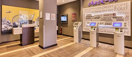 Premier Inn City Centre (St Enoch Sq) Lobby