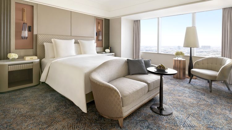Four Seasons Hotel Riyadh Kingdom Center Suite