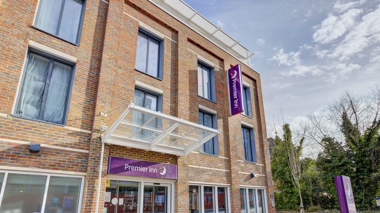 <b>Premier Inn Haywards Heath Exterior</b>. Images powered by <a href="https://www.leonardoworldwide.com/" title="Leonardo Worldwide" target="_blank">Leonardo</a>.