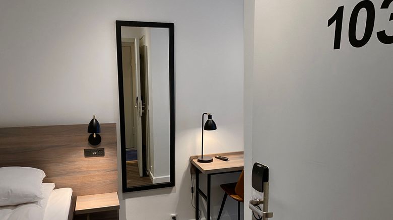 <b>Go Hotel Saga Room</b>. Images powered by <a href="https://www.leonardoworldwide.com/" title="Leonardo Worldwide" target="_blank">Leonardo</a>.