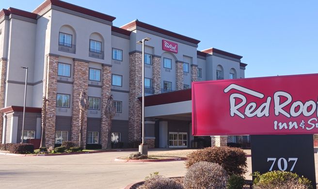 Red Roof Inn & Suites Longview Exterior