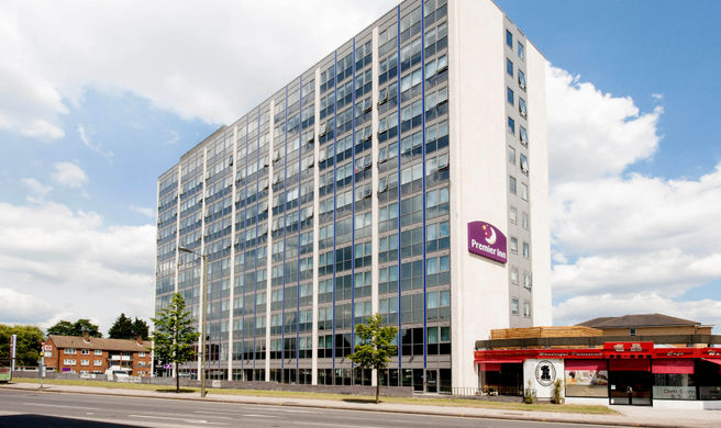 Premier Inn London Hendon The Hyde Exterior