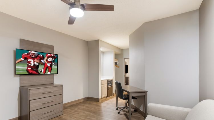 Red Roof Inn & Suites Corbin Suite