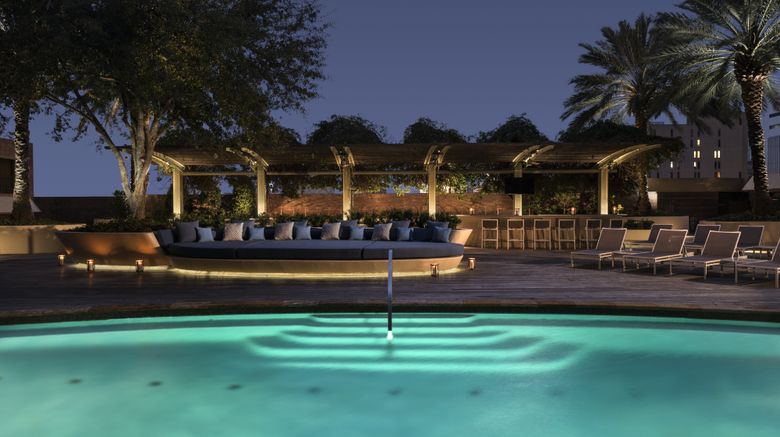<b>Four Seasons Hotel Houston Pool</b>. Images powered by <a href="https://www.leonardoworldwide.com/" title="Leonardo Worldwide" target="_blank">Leonardo</a>.