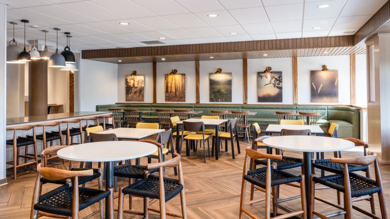 <b>Fairfield Inn & Suites Minneapolis North Restaurant</b>. Images powered by <a href="https://www.leonardoworldwide.com/" title="Leonardo Worldwide" target="_blank">Leonardo</a>.
