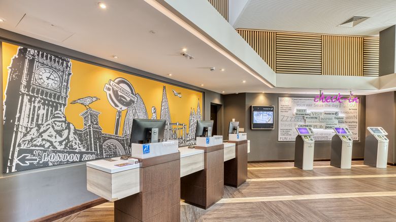 <b>Premier Inn London Paddington Basin Lobby</b>. Images powered by <a href="https://www.leonardoworldwide.com/" title="Leonardo Worldwide" target="_blank">Leonardo</a>.