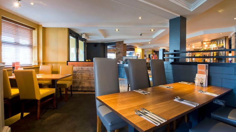 Premier Inn London Romford Central Restaurant