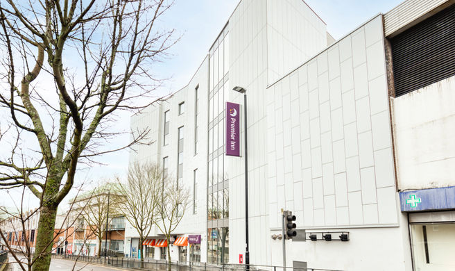 Premier Inn London Sutton Exterior