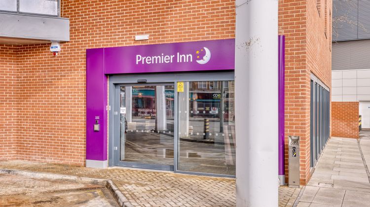 Premier Inn London Uxbridge Town Centre Exterior