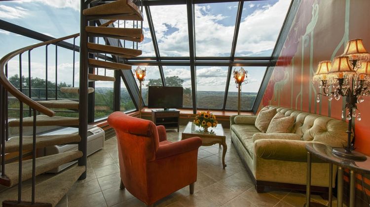 Woodcliff Hotel and Spa Suite