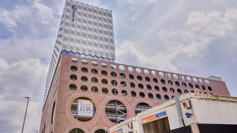<b>Premier Inn Manchester - Princess Street Exterior</b>. Images powered by <a href="https://www.leonardoworldwide.com/" title="Leonardo Worldwide" target="_blank">Leonardo</a>.