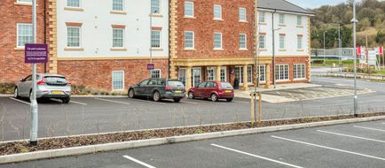 Premier Inn Marlborough Hotel Exterior