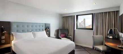 Premier Inn Milton Keynes - Willen Lake Room
