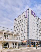Premier Inn Central (Avebury Blvd)