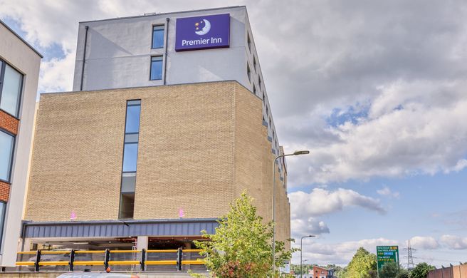 Premier Inn Oxford Botley Exterior