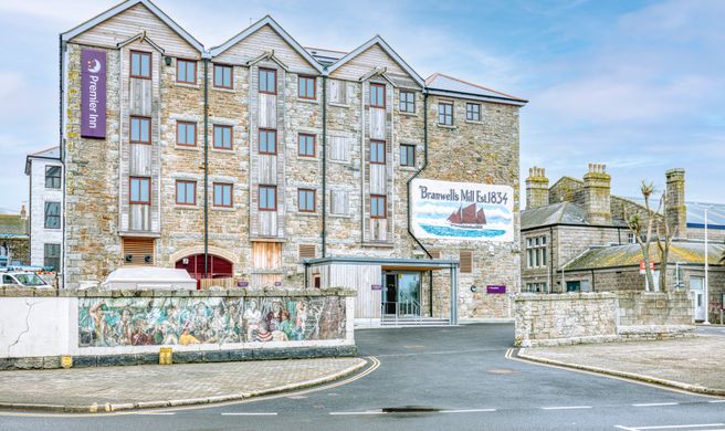 Premier Inn Penzance hotel Exterior