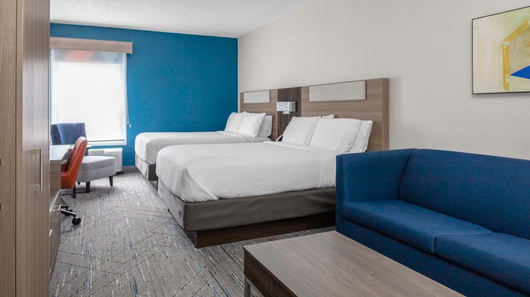 Holiday Inn Express Suite
