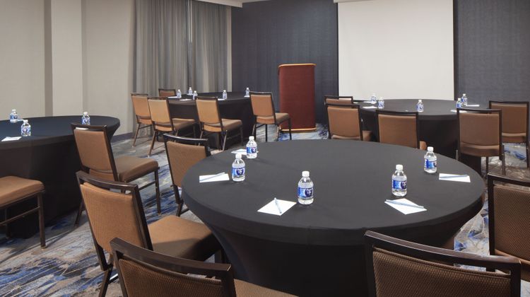 Fairfield Inn & Suites Charleston Meeting