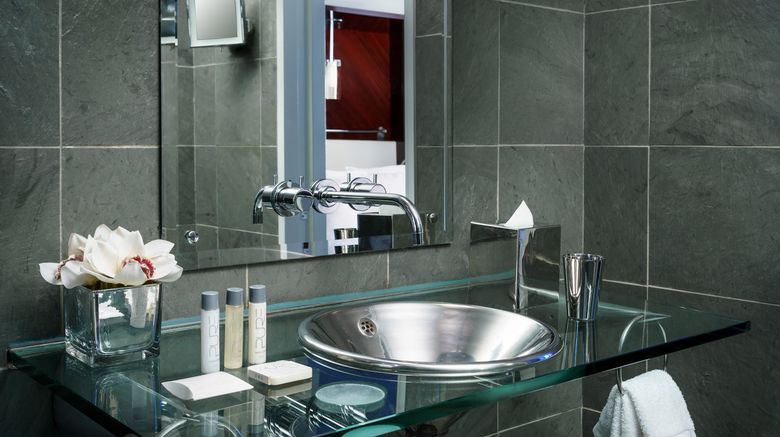 <b>Royalton New York Room</b>. Images powered by <a href="https://www.leonardoworldwide.com/" title="Leonardo Worldwide" target="_blank">Leonardo</a>.