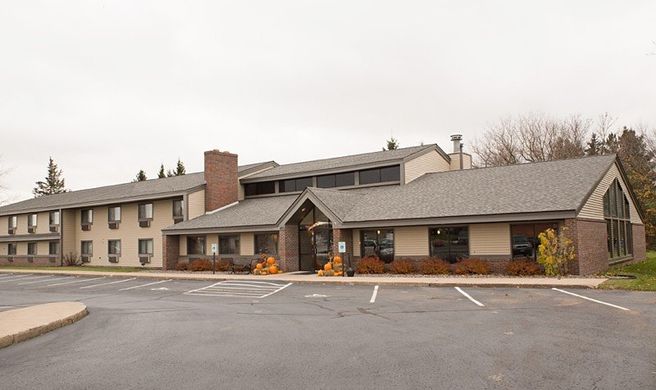 Boarders Inn & Suites by Cobblestone Exterior