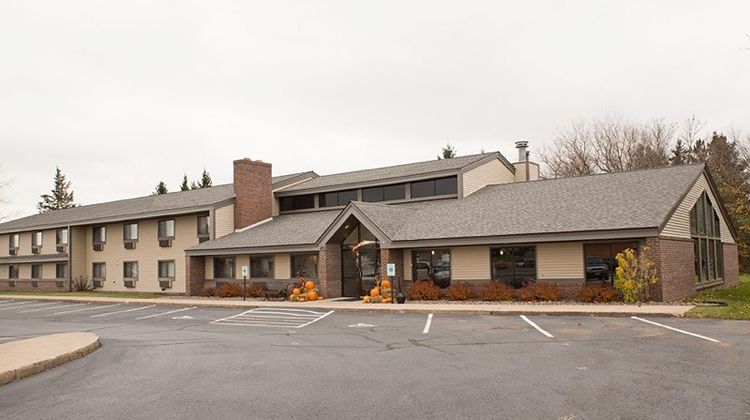 Boarders Inn & Suites by Cobblestone Exterior