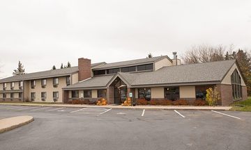 Boarders Inn & Suites by Cobblestone