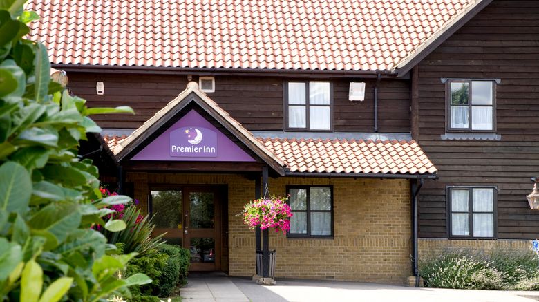 <b>Premier Inn Basildon South Exterior</b>. Images powered by <a href="https://www.leonardoworldwide.com/" title="Leonardo Worldwide" target="_blank">Leonardo</a>.