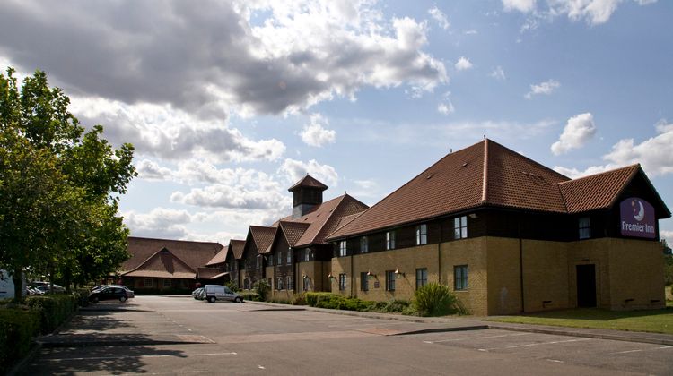 Premier Inn Basildon South Exterior